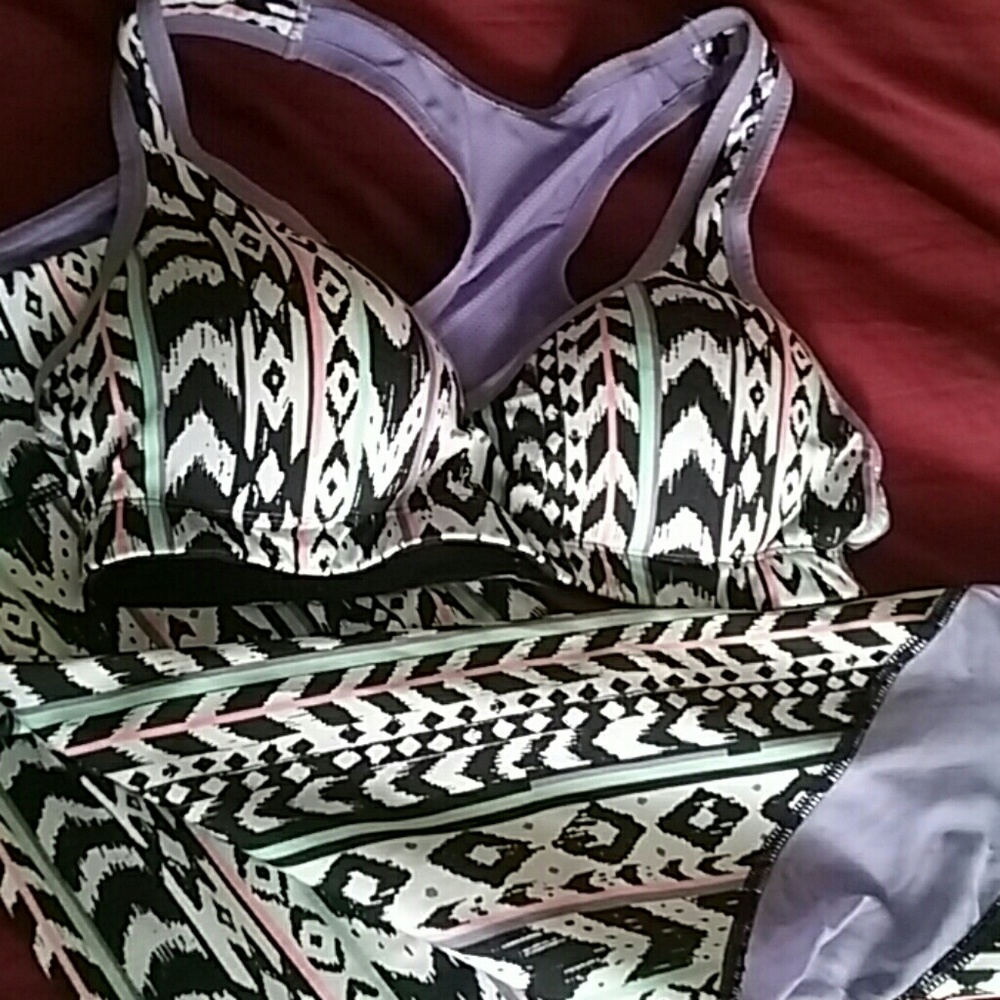 Sports bra and spandex tights leggings